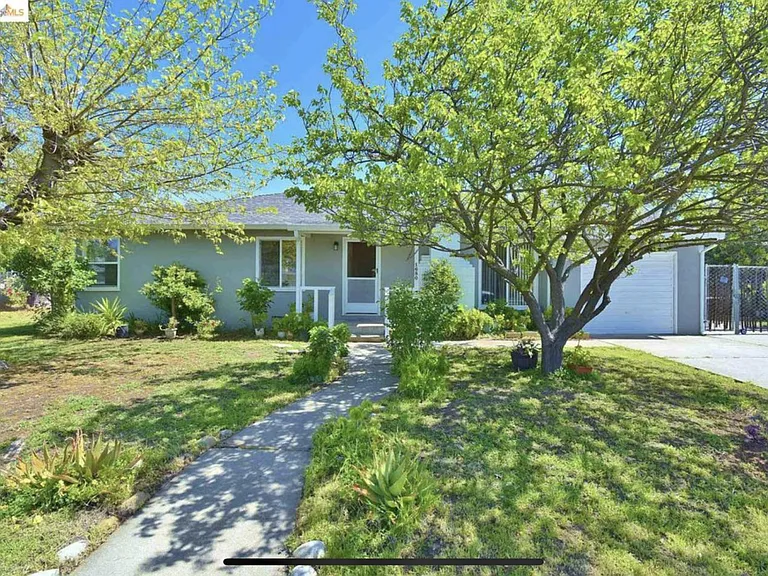 1680 Waltham Rd — Photo 3