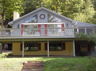 9 Forest Ln, Lake Ariel, PA 18436