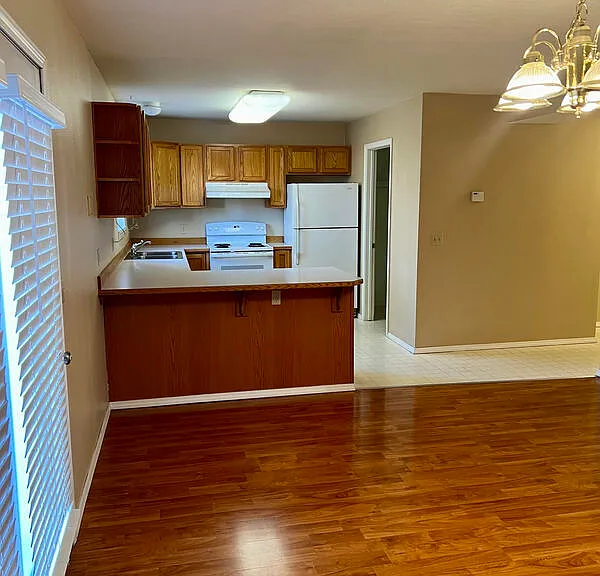904 Charlo St — Photo 4