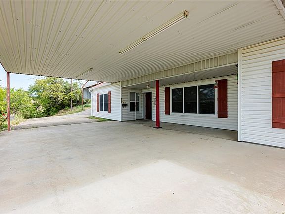 2nd image of 2400 Carter Rd