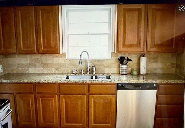 2nd image of 2258 E Vimont Ave