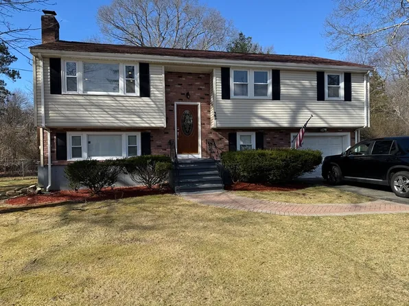 22 Pine St, Holbrook, MA 02343