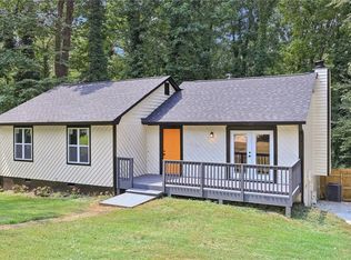 807 Hemingway Rd, Stone Mountain, GA 30088