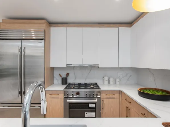 274 7th Street image 9 of 40