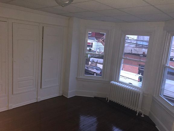 2nd image of 4816 Oxford Ave Floor 1