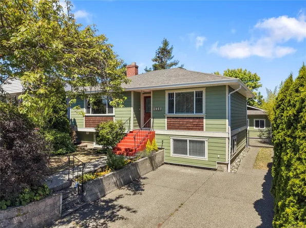 1468 Stroud Rd, Victoria, BC V8T 2K9
