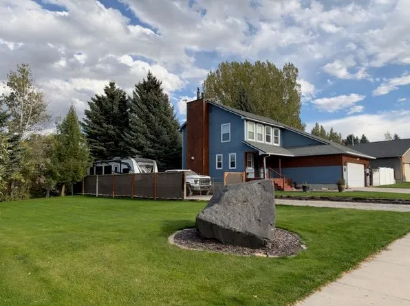 555 W Park St, American Falls, ID 83211
