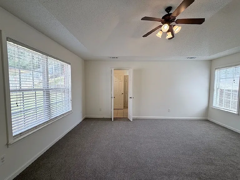 10097 Bloomsbury Ave — Photo 9