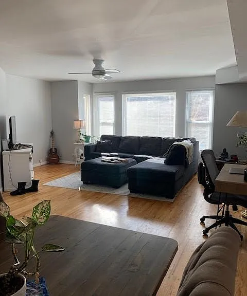 2040 W Crystal St #1 — Photo 1