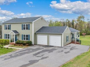 1111 Charmin Dr, Forest, VA 24551