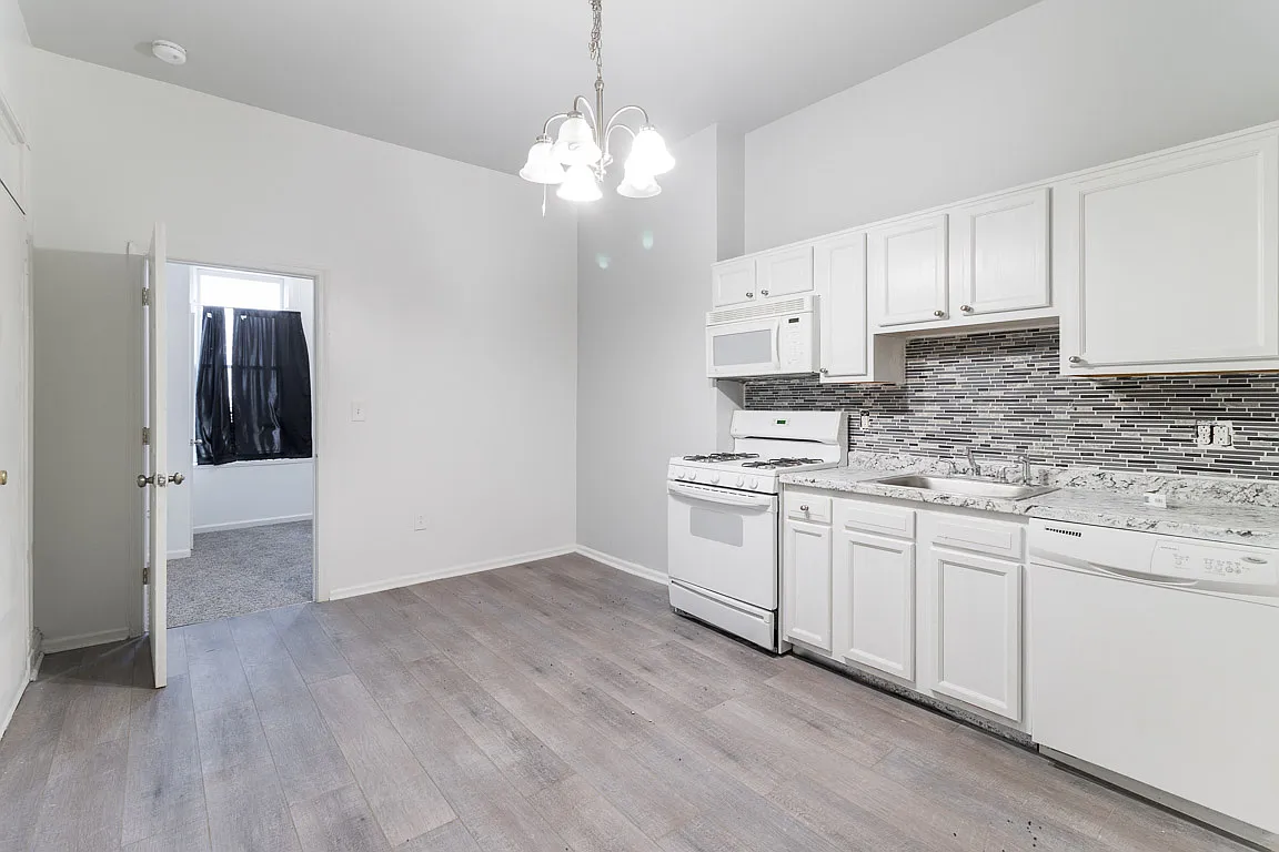 2 bed, $1,595 — Photo 4