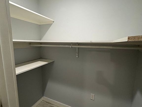 4th image of 9220 Skidmore Ave #Ll