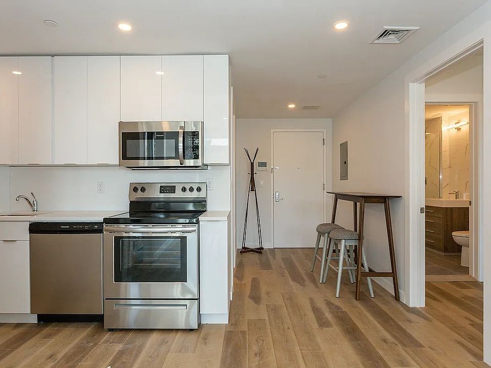 1st image of 83-67 116th St #508