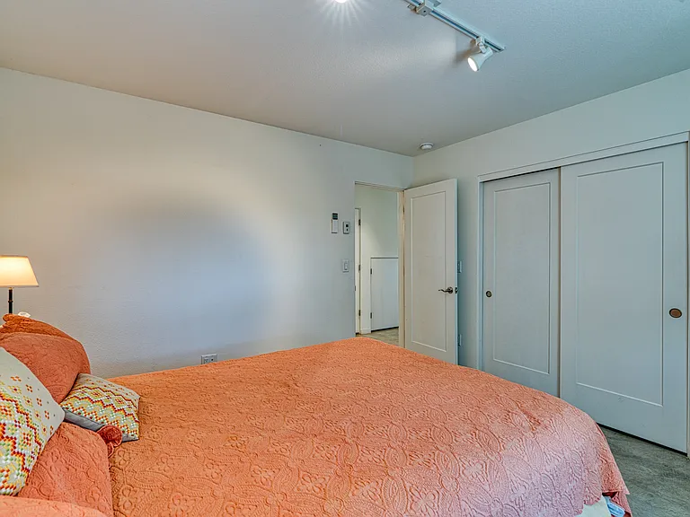 2180 W Alameda St #24 — Photo 15