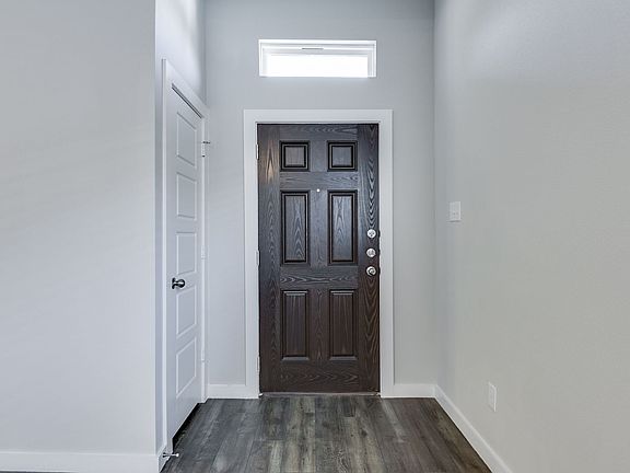4th image of 736 Wheatfield Dr