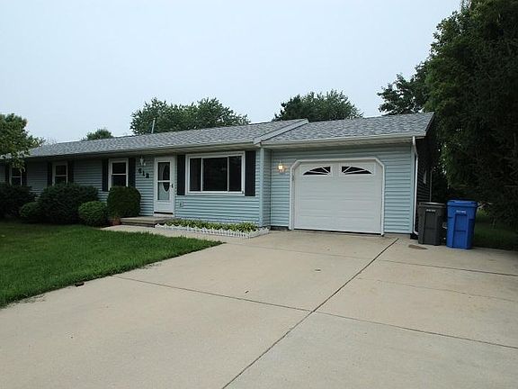 4th image of 612 Sommers Ct
