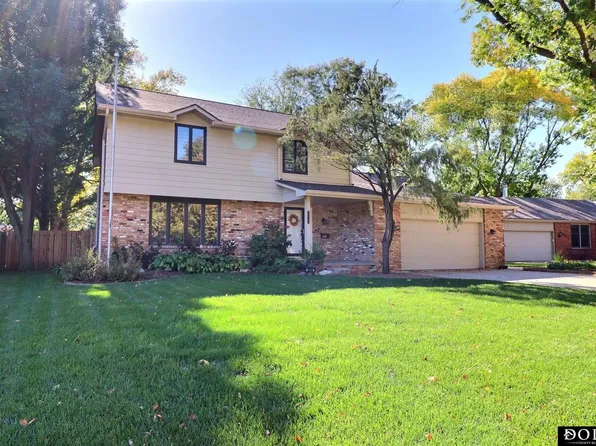 2035 Teakwood Dr, Fremont, NE 68025