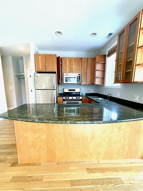 2 bed, 1500 sqft, $3,445 — Photo 2