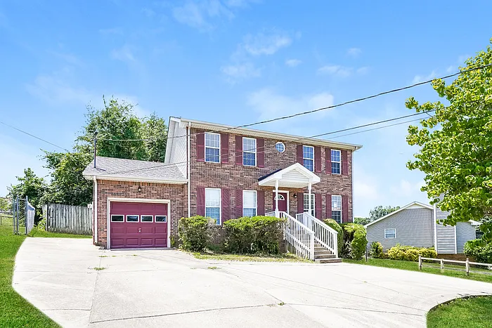 3 bed, 2.5 bath, 1518 sqft, $1,725 — Photo 1