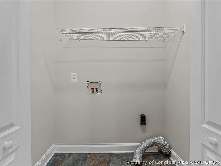 109 Canyon Ct — Photo 32