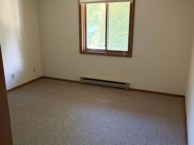1045 East St — Photo 3