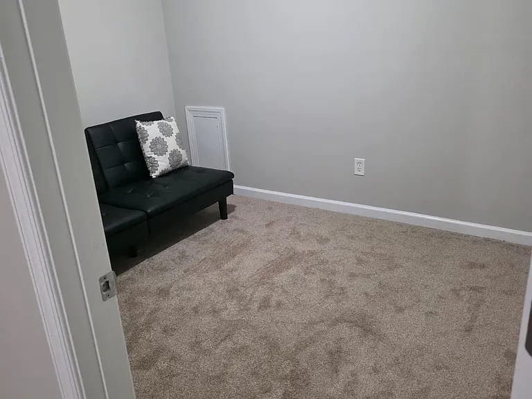 6501 Royal Oaks Dr #BASEMENT ONLY — Photo 11