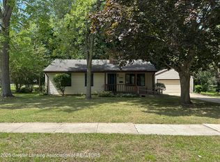 1008 Tulip St, Grand Ledge, MI 48837