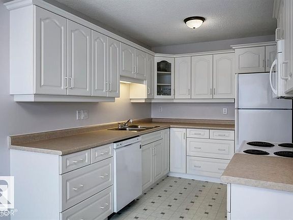 5th image of 10688 Beaumaris Rd NW