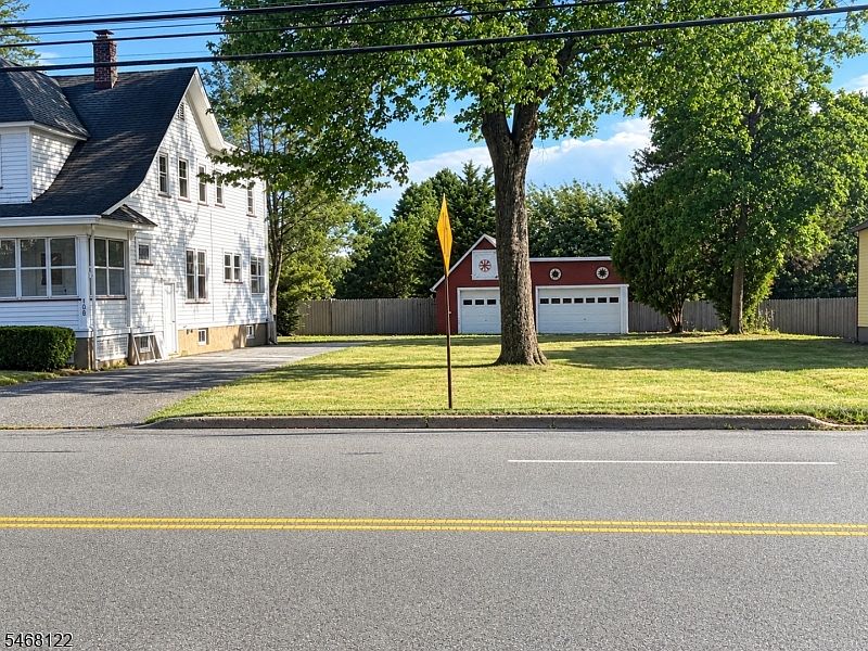 1st image of 110 W Hanover Ave