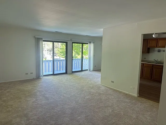 380 Heather Ct #2B — Photo 2