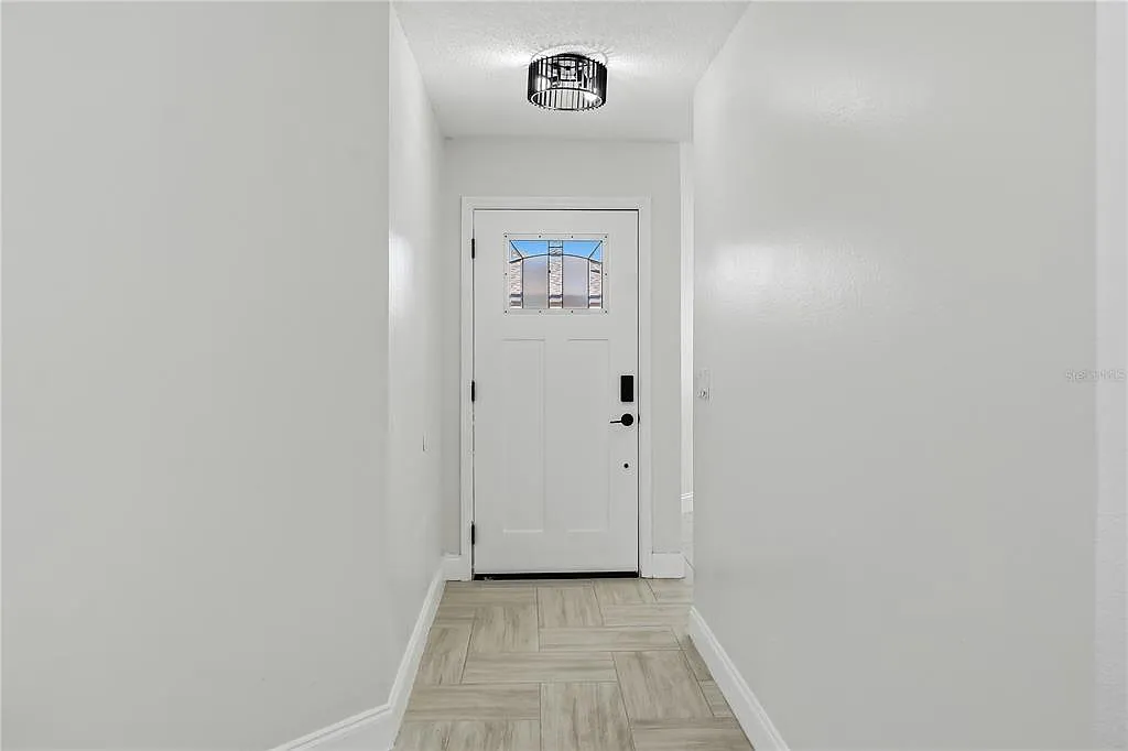 3 bed, 2.0 bath, 1462 sqft, $2,300 — Photo 4