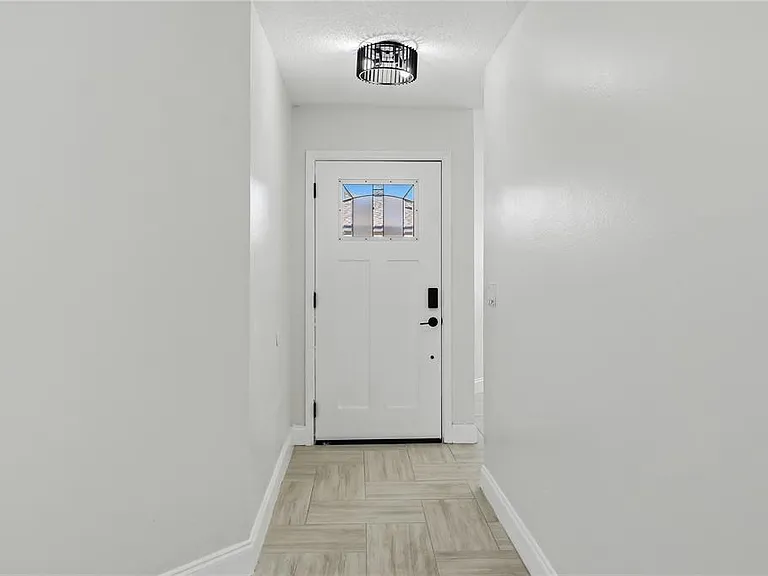 182 Pinewood Cir — Photo 4