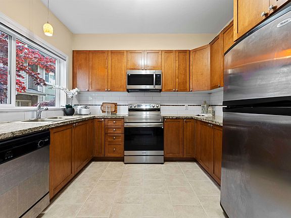 3rd image of 621 Langside Ave #13