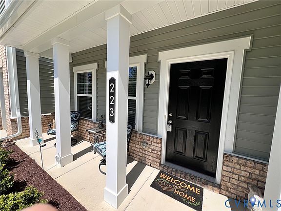 3rd image of 223 Whiteside Rd
