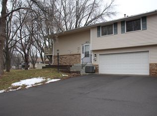 1222 Timbershore Ln, Eagan, MN 55123