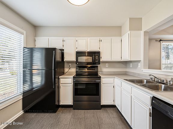 4th image of 10502 Bay Pointe Ct