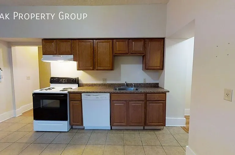 45 1/2 Euclid Ave — Photo 1