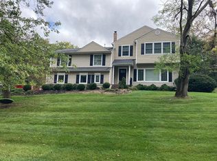 17 Tilden Ct, Livingston, NJ 07039