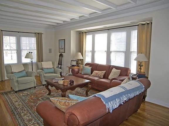 5th image of 305 Harvard Ave