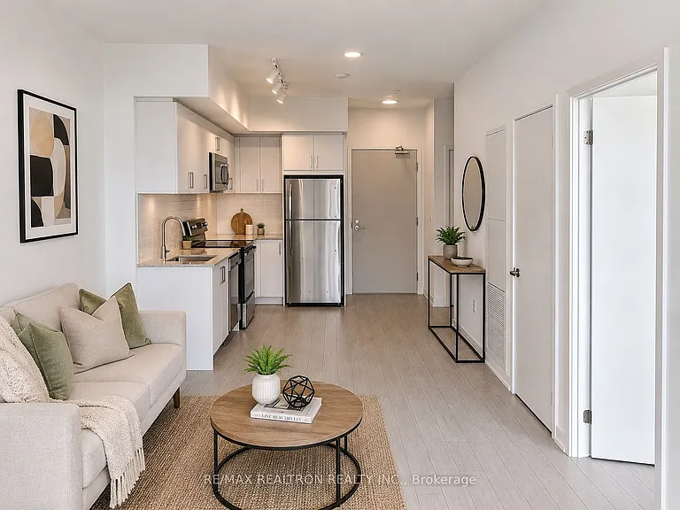 4010 Eglinton Ave W #701 — Photo 1