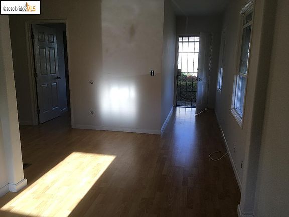 5th image of 262 Bristol Blvd