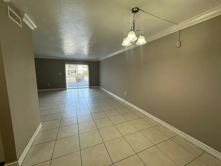 1830 Maravilla Ave #704 — Photo 7