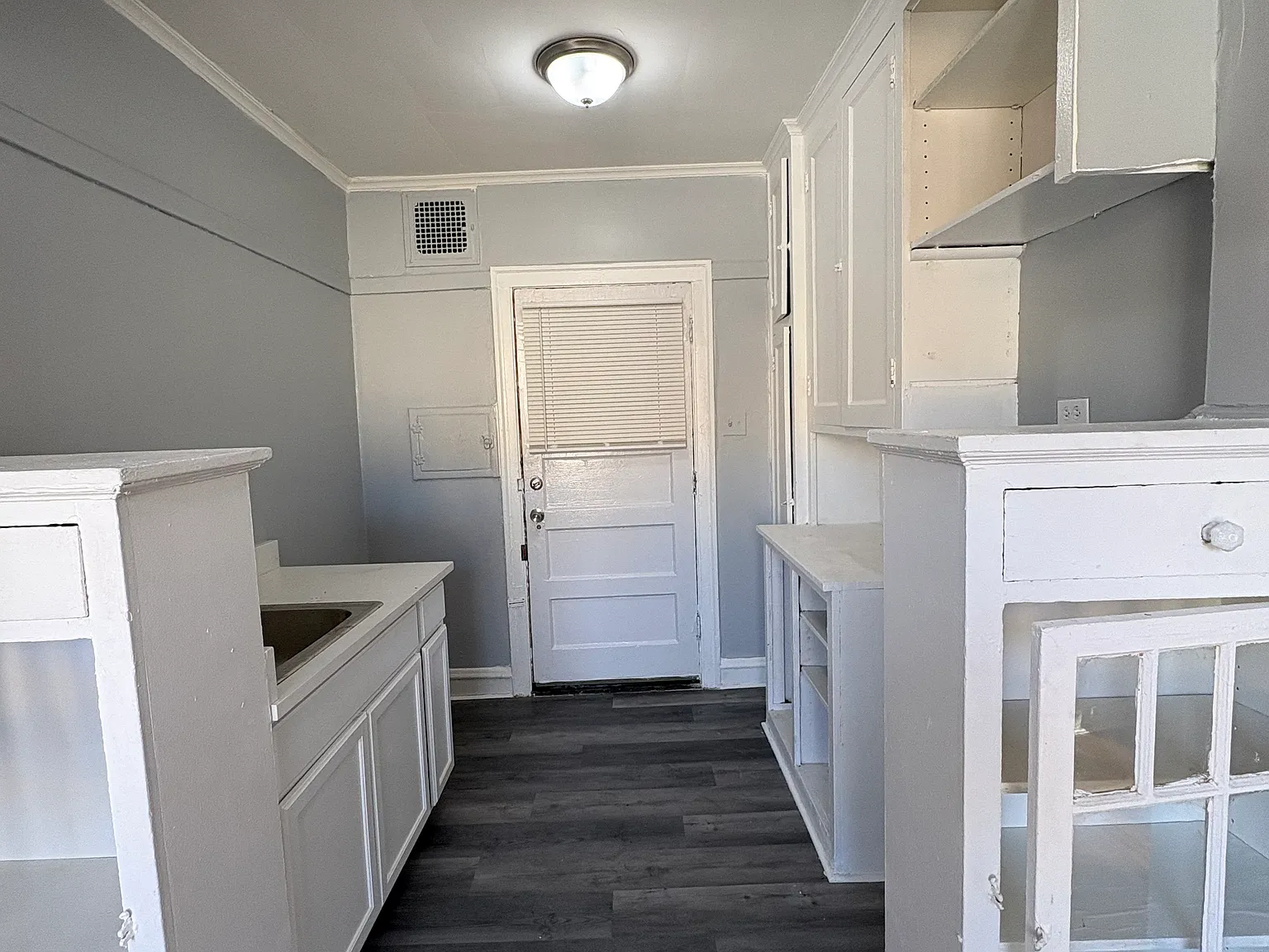 8118 S Drexel Ave — Photo 2