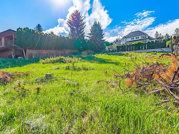 4th image of 375 Okaview Rd