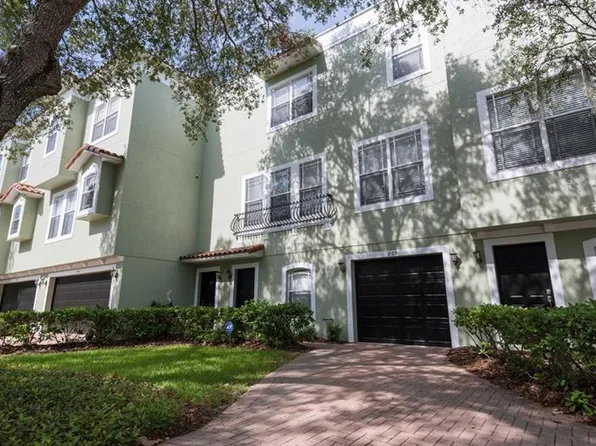 209 W Rock Garden Pl, Tampa, FL 33609