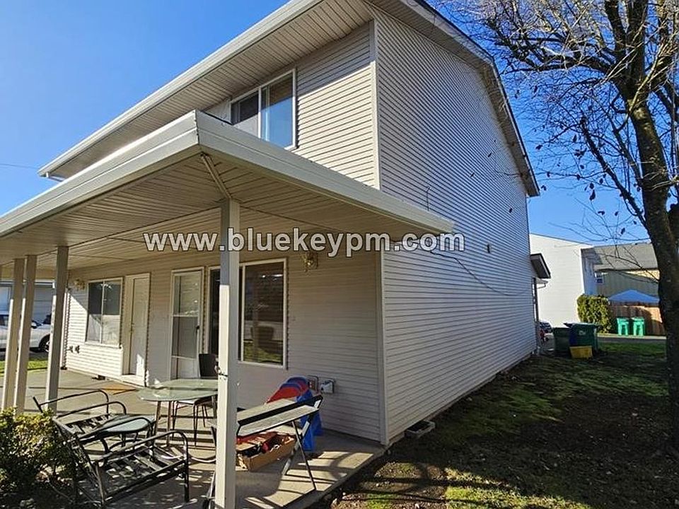 2nd image of 343 NE 133rd Ave
