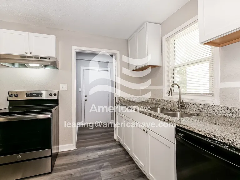 620949_006_wm_-_kitchen_13184012.jpg