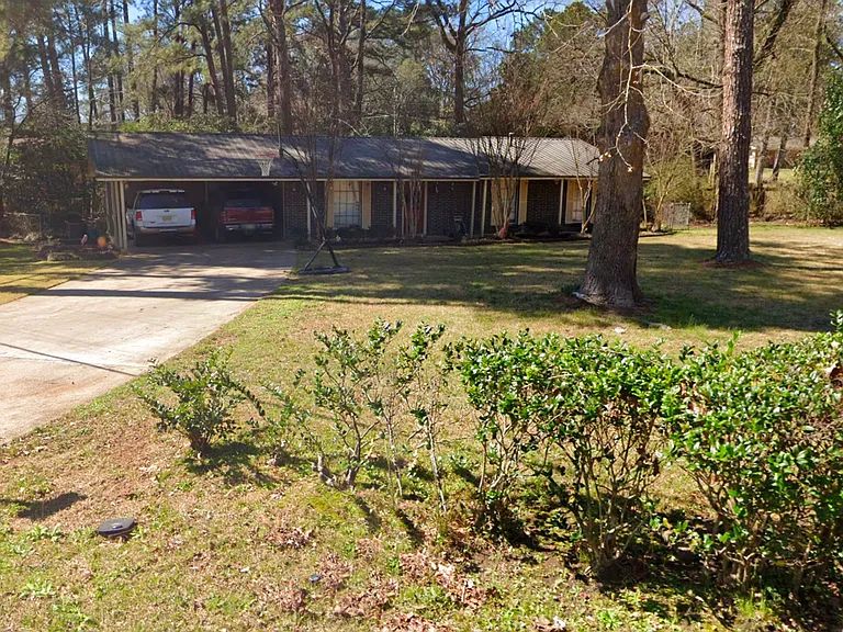 3065 Suncrest Dr — Photo 1
