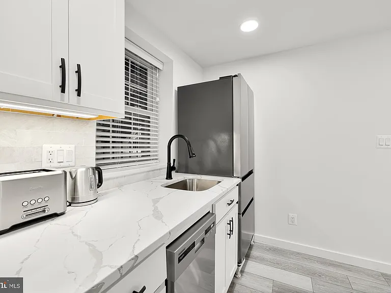1821 19th St NW #2 — Photo 15