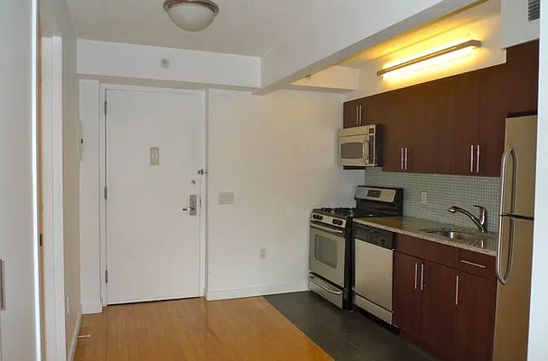 Rented by Bond New York | media 27